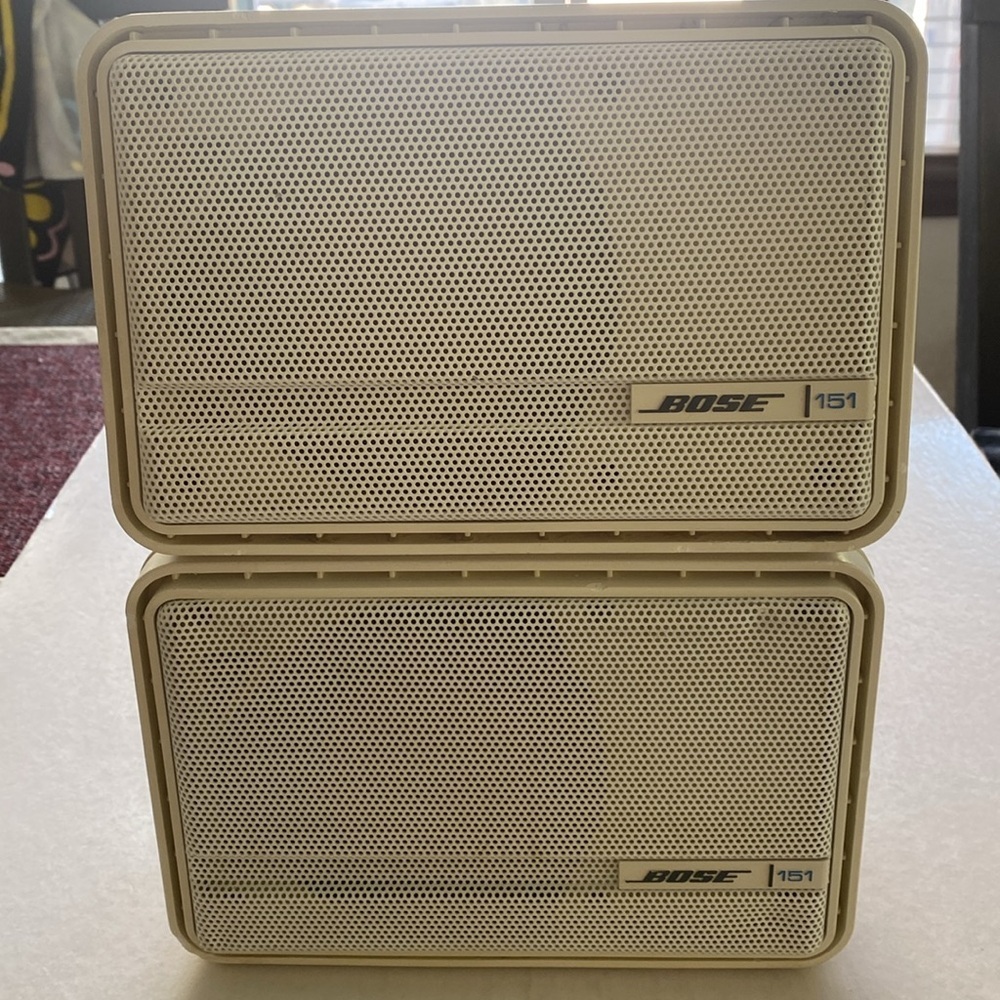 Bose 151 White Environmental (Outdoor/Indoor ) Portable Speakers - Pair.